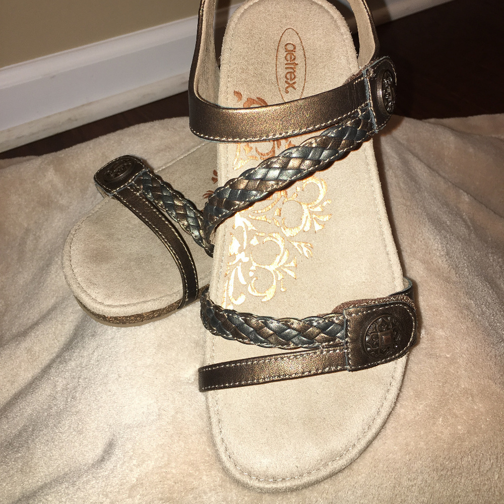 NEW Aetrex Jillian Bronze Braided Sandal Size 7